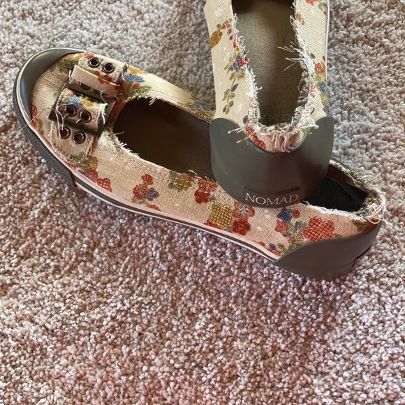Nomad floral print canvas flats. - Picture 2 of 6